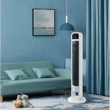 Ventilador de Torre Blanco Digital OmniBreeze con Control Remoto, Cuatro Velocidades y Modos de Brisa
